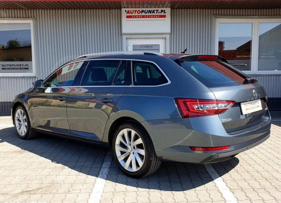 Skoda Superb cena 79900 przebieg: 117092, rok produkcji 2017 z Dobra małe 436